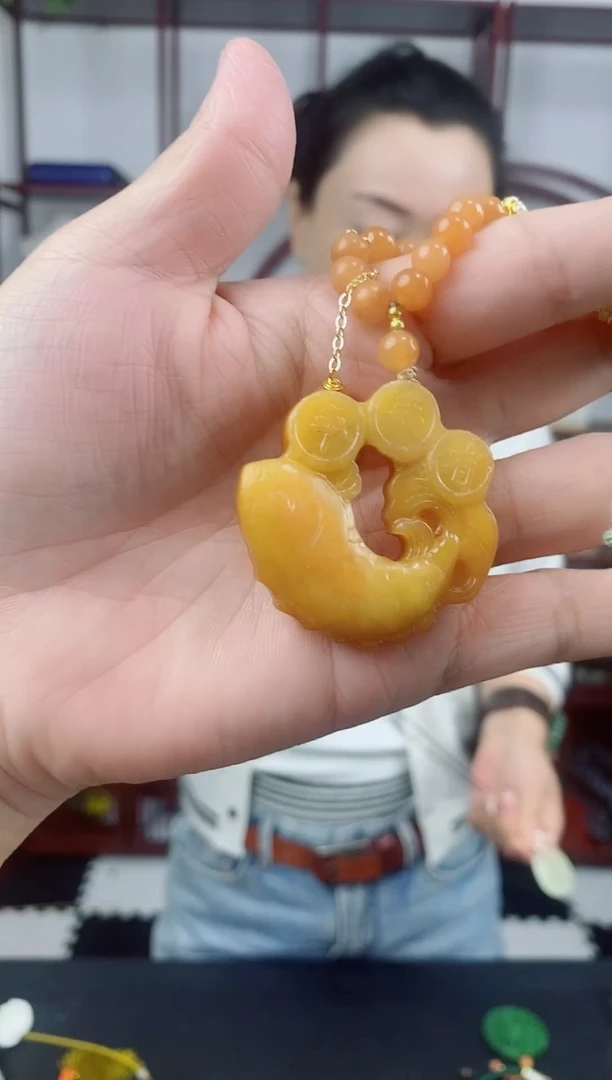 未镶嵌岫玉吊坠(赠链)连年有余