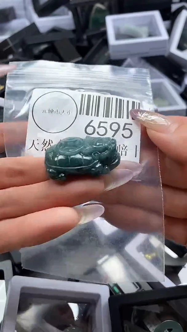 吊坠(不含链)未镶嵌翡翠6595