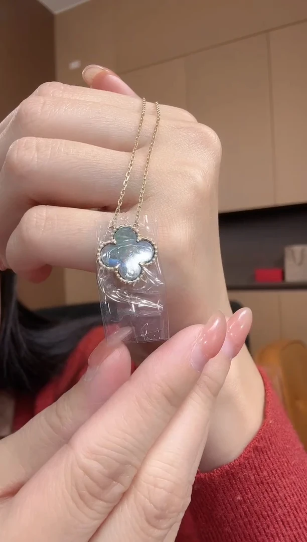 【闪购商品】贝壳（贝母）套链18K金镶嵌灰色k黄，四叶草套链GHJ