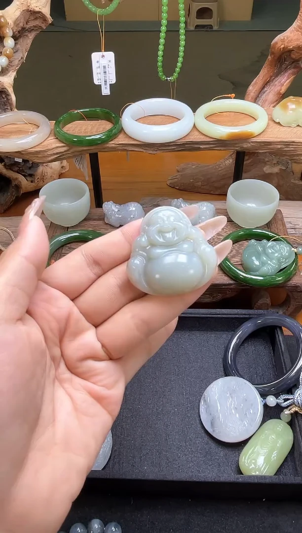 吊坠(不含链)未镶嵌和田玉且末青白 佛公