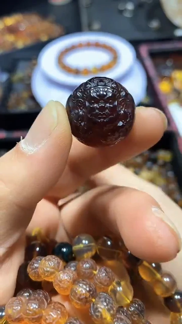 琥珀颈饰未镶嵌墨*天然缅甸琥珀珠子