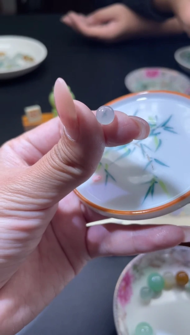 颈饰未镶嵌翡翠?****子翡翠净货
