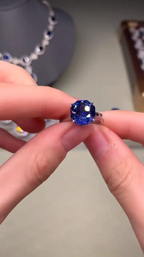 银S925镶嵌戒指托帕石.........