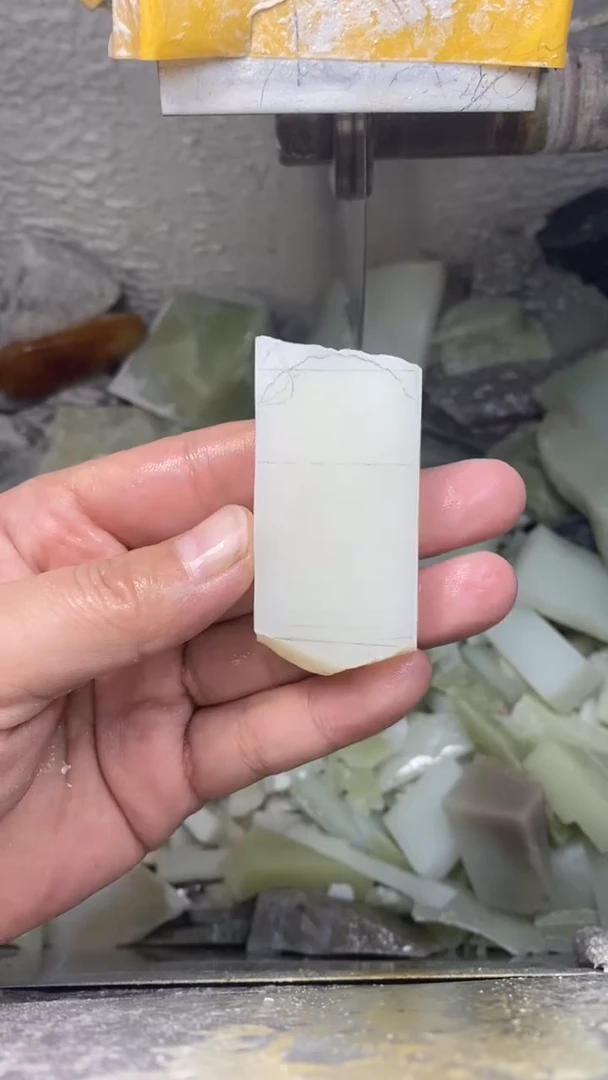 未镶嵌吊坠定制和田玉憨****哥雕刻定制