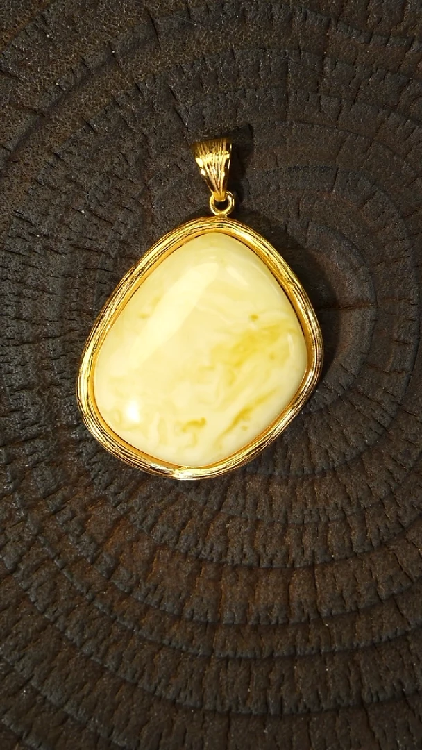 蜜蜡吊坠(赠链)银S925镶嵌白蜡孤品