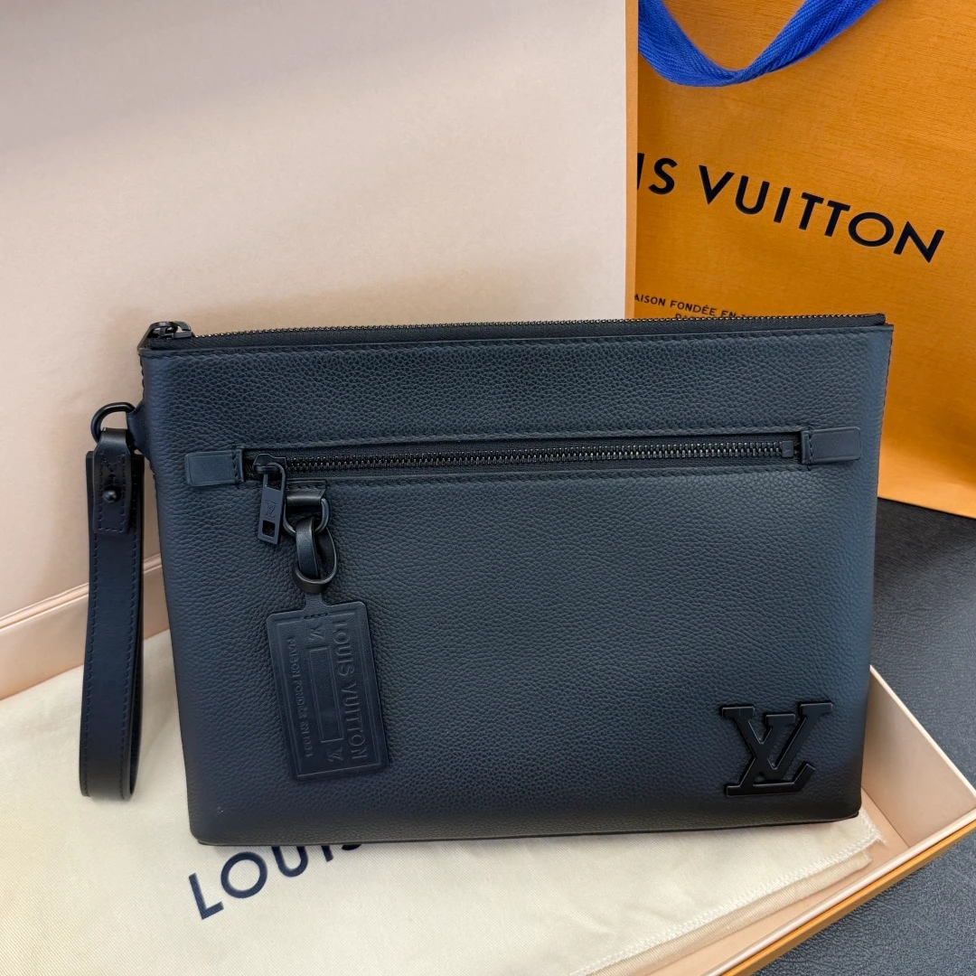 95新 LouisVuitton/路易威登 takeoff全黑色手拿包 芯片款/158874