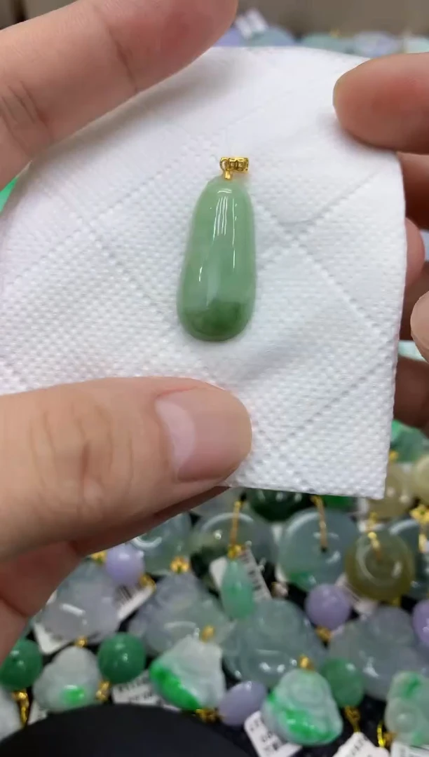 颈饰未镶嵌翡翠天然缅甸翡翠A货