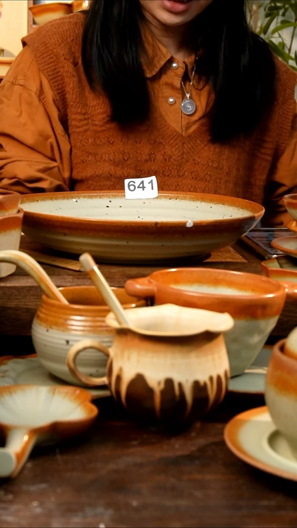 盘高颜值粗陶餐具限时抢购