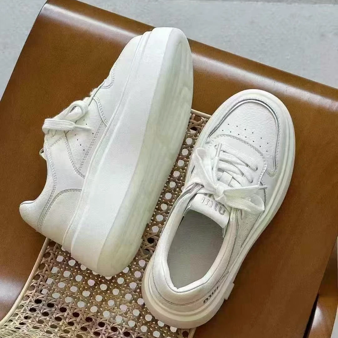 休闲时尚吸膜底小白鞋6005