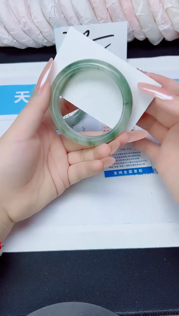 石英质玉手镯未镶嵌194/56.7