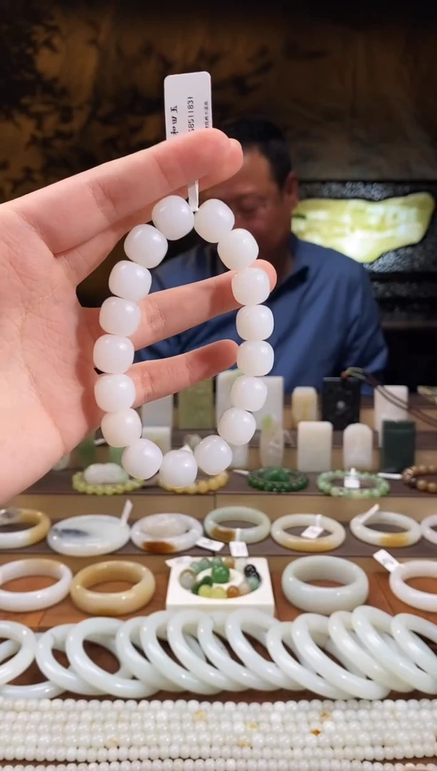 颈饰未镶嵌和田玉脂白级老型 13mm