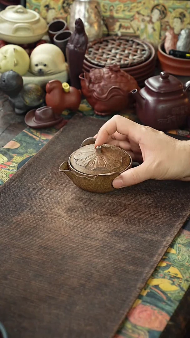 青段柴烧荷叶紫砂手抓壶