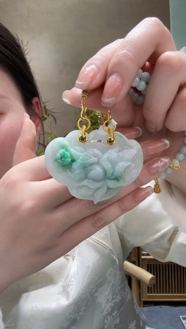 【闪购商品】翡翠颈饰未镶嵌吊坠