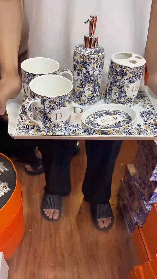 杯鸿辉家品牌瓷器，京东包邮！