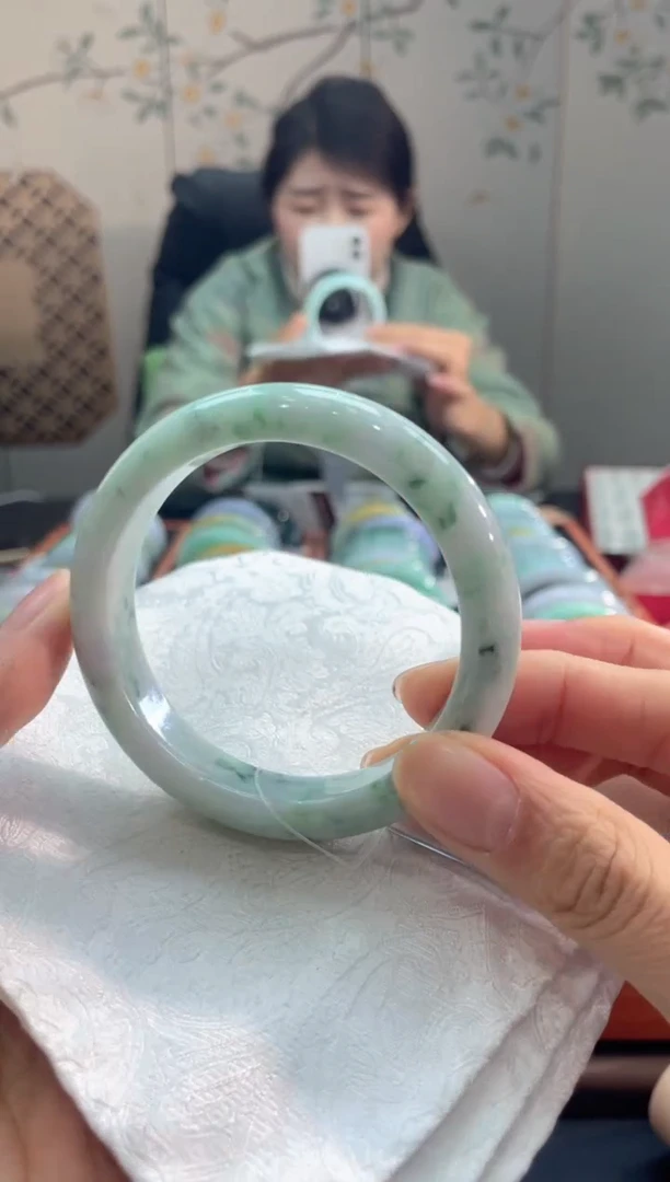 【闪购商品】翡翠手镯未镶嵌282900000