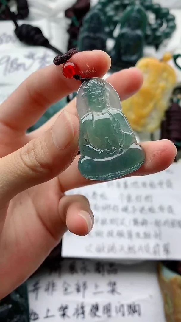 翡翠未镶嵌颈饰·