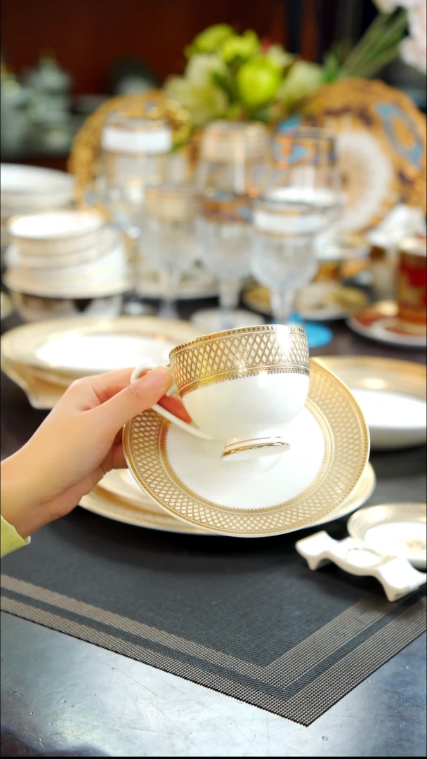 瓷片咖啡杯碟 1套