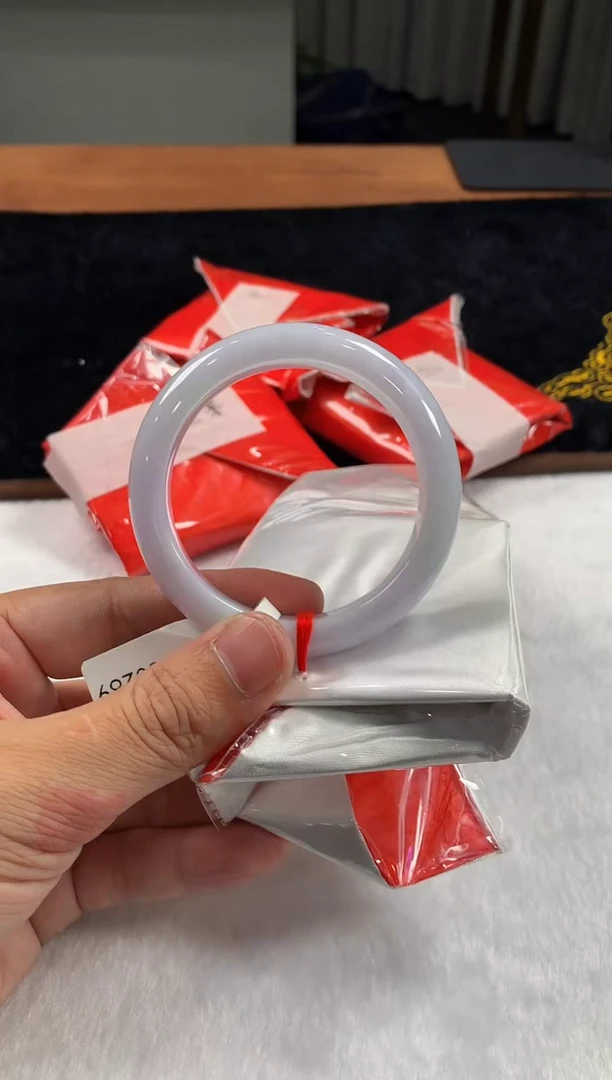 未镶嵌定制翡翠5073毛货不退不换 55-56圈