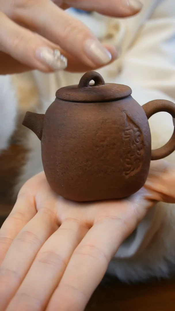 【闪购商品】朱泥 静思磨砂感老岩泥茶壶