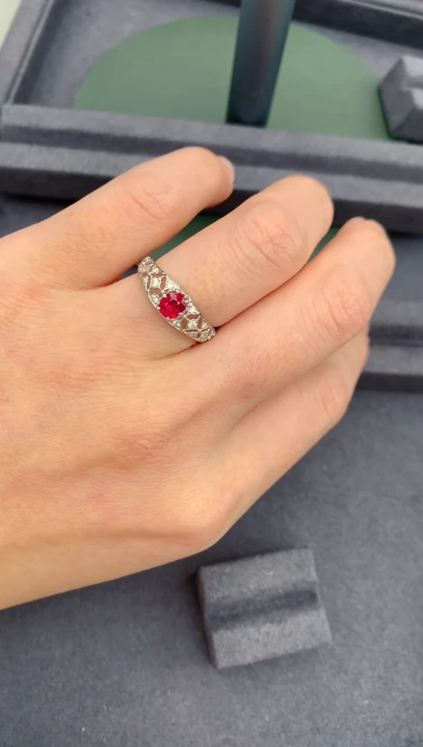 18K金镶嵌戒指红宝石59分红宝石戒指DC