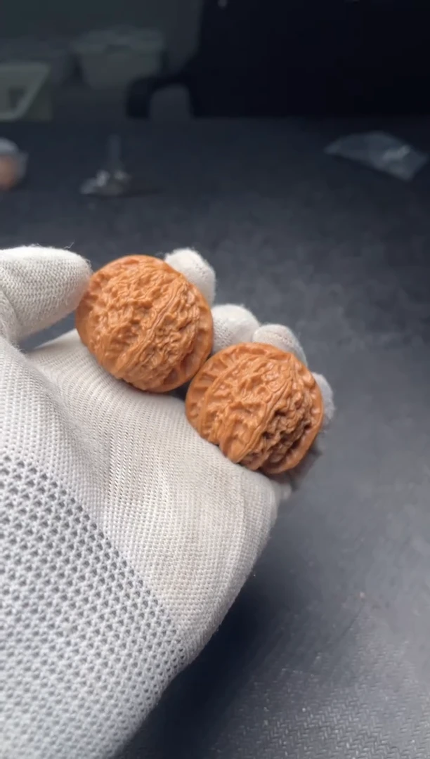 把件文玩核桃a87  白狮子 40尺