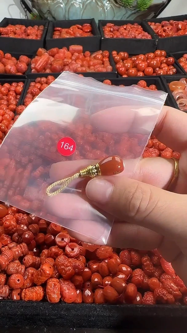 颈饰未镶嵌南红玛瑙1