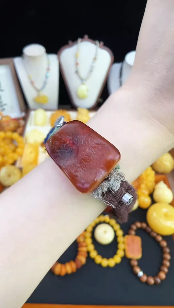 未镶嵌琥珀珠宝奇石柒月