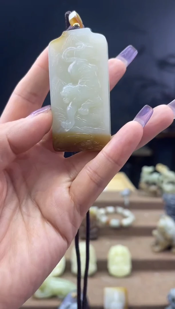 颈饰未镶嵌和田玉1