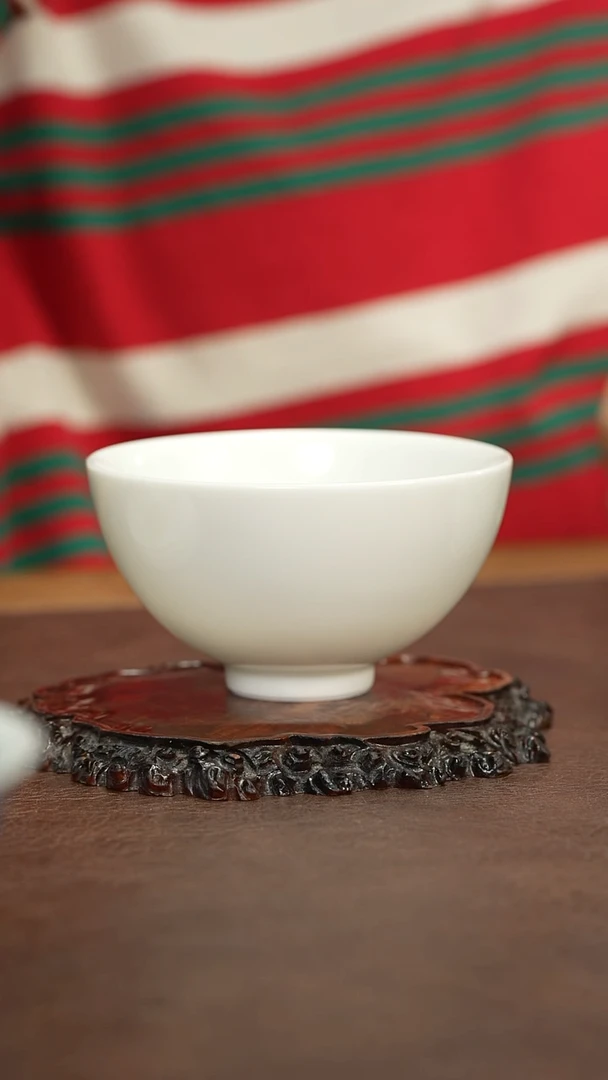 景德镇白胎鸡心杯