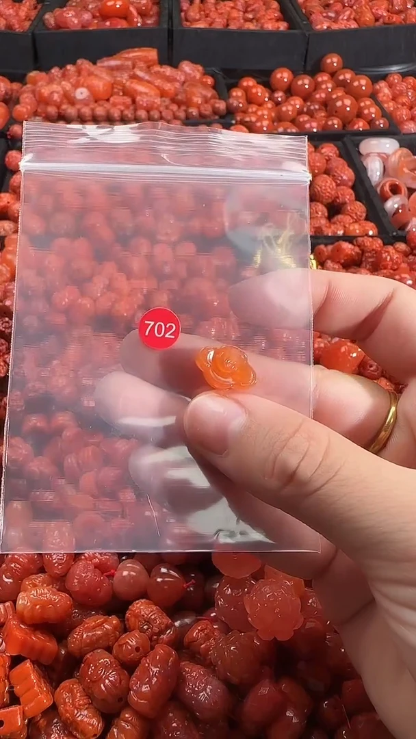 颈饰未镶嵌南红玛瑙1