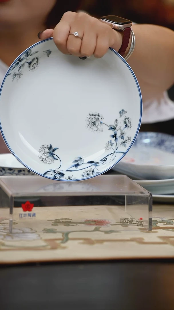 1个正价兰木棉8寸饭盘