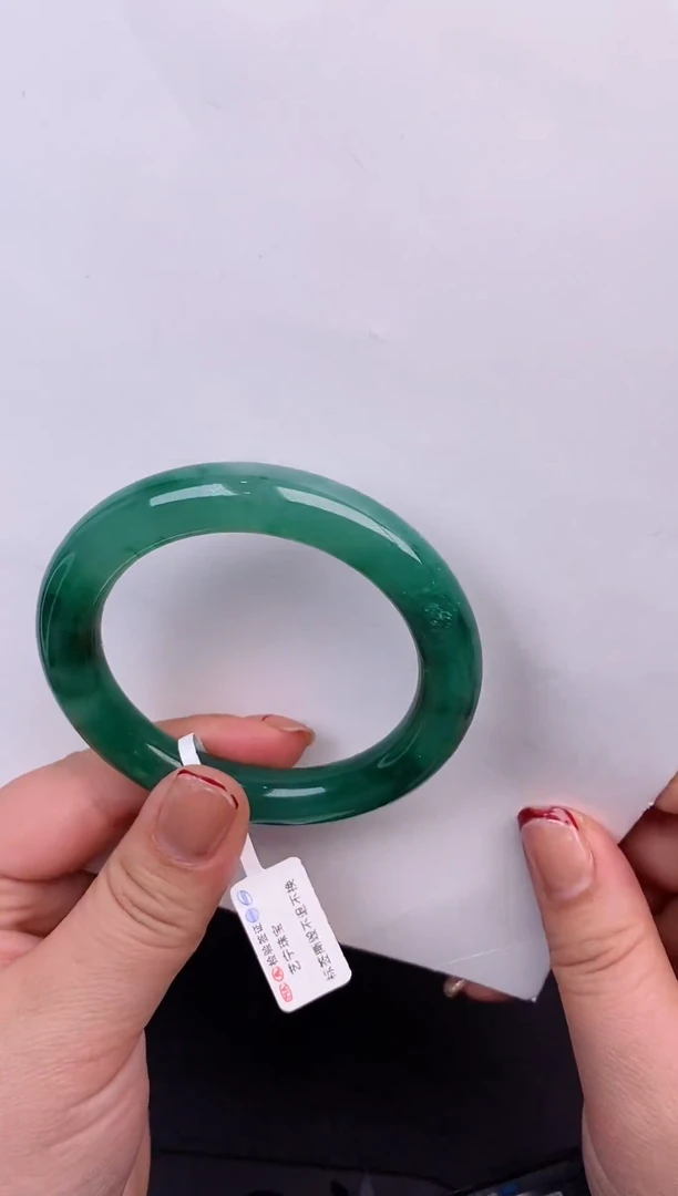 【闪购商品】石英质玉手镯未镶嵌高冰飘花非洲翠34