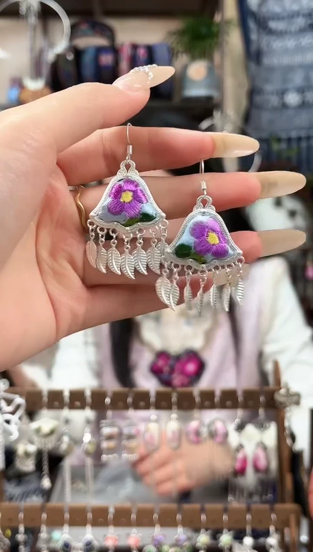 织绣民族风非遗老绣苗银饰品190