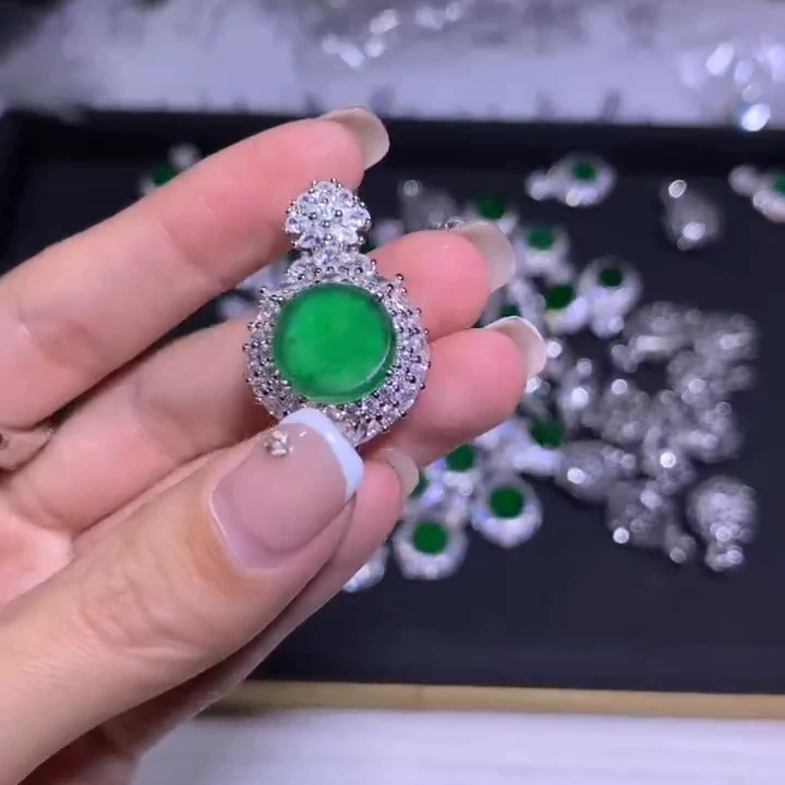 【逍遥严选】天然A货翡翠圆牌吊坠*9988/264/多样性发/1件