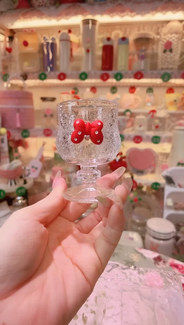 【闪购商品】摆件蝴蝶结高脚白酒杯开播福利，数量不多，快抢