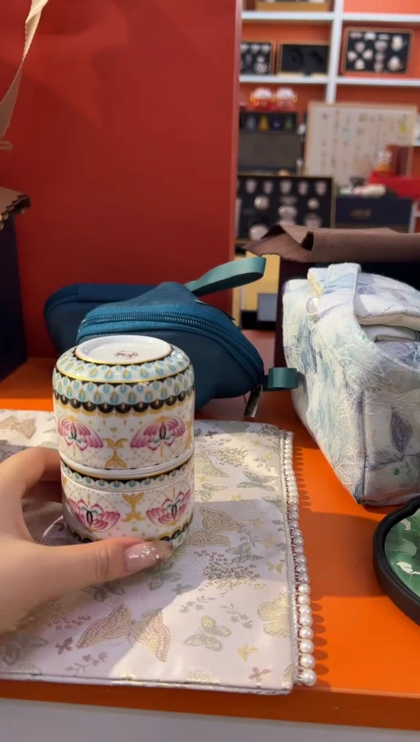 瓷片小乔闪购链接