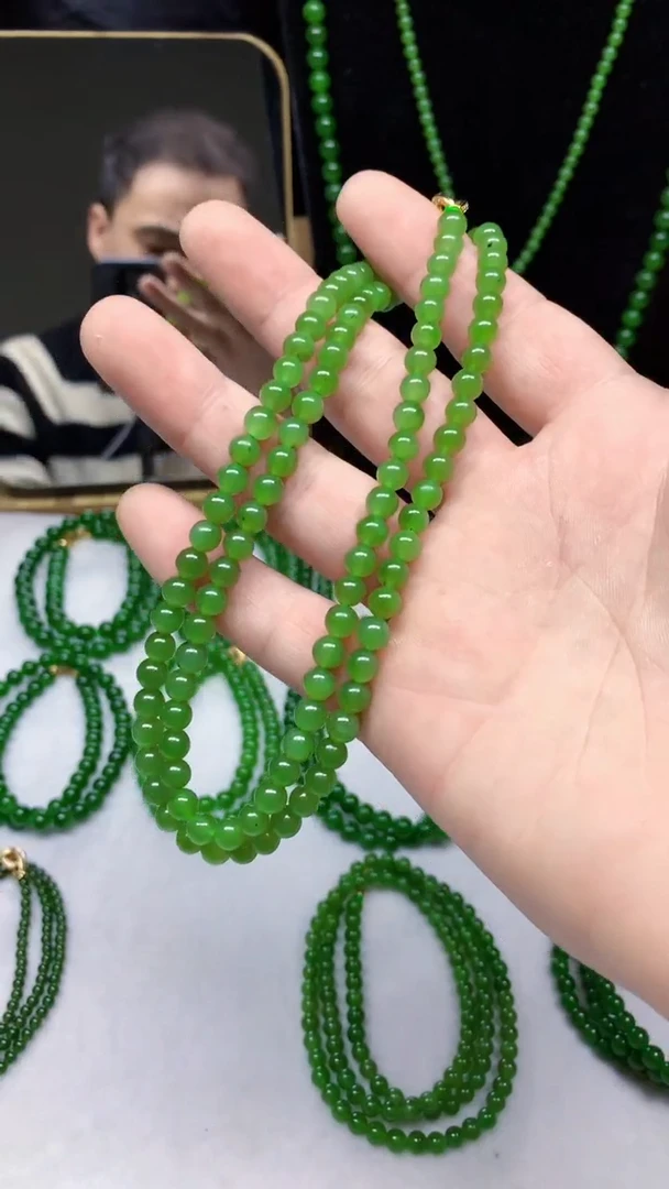 【闪购商品】和田玉（碧玉）颈饰未镶嵌卡6的阳绿色