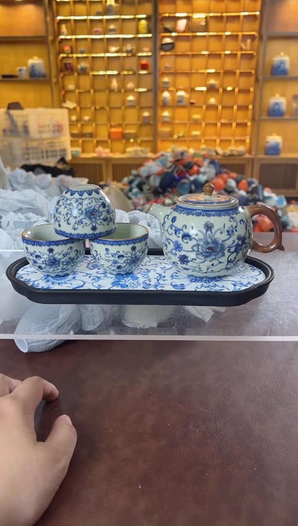 瓷片鸣盏居甄选阁11111缠枝莲壶+3杯+茶盘