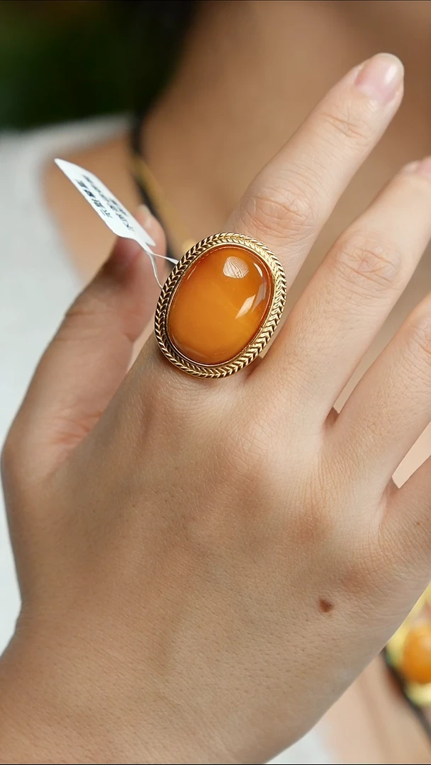 银S925镶嵌蜜蜡戒指巨无霸