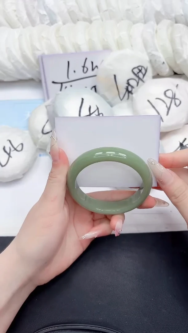 石英质玉手镯未镶嵌128-58