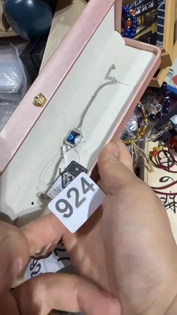 瓷片月**头瓷器瓷器瓷器瓷器瓷器瓷器瓷器