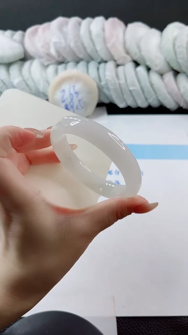 未镶嵌手镯石英质玉多样性发货L198