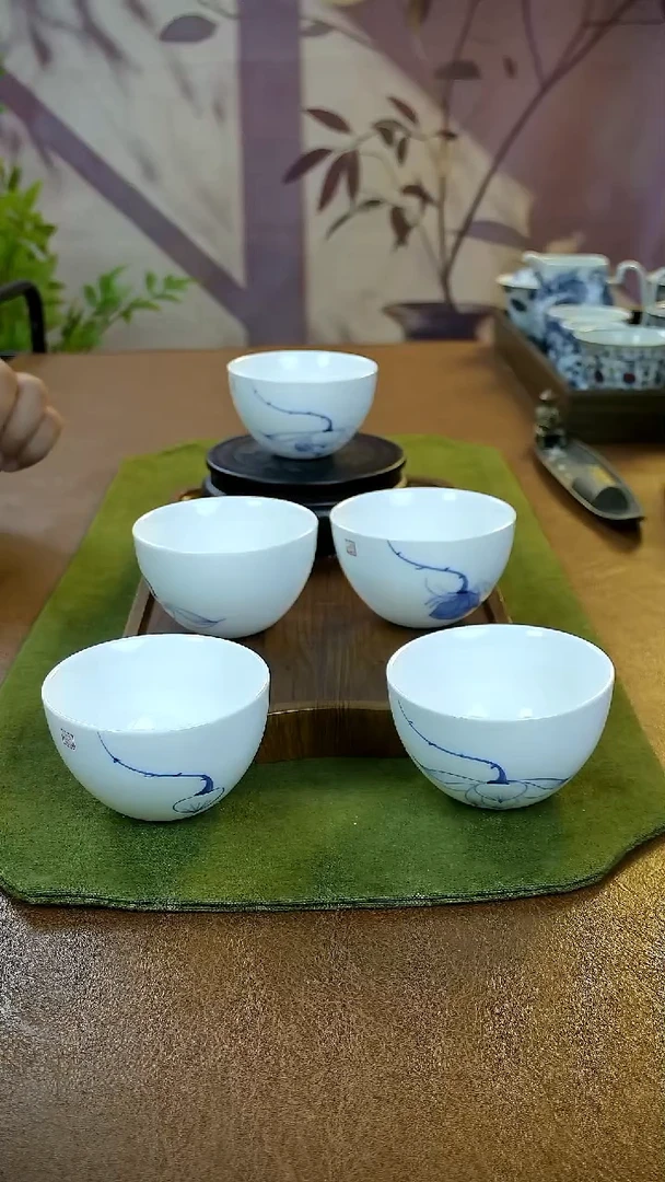 釉下彩手绘茶杯随机一个