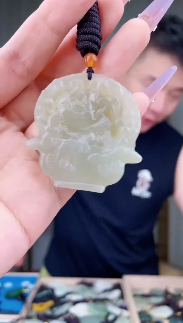 和田玉未镶嵌挂件拍一发一，多样性发货！