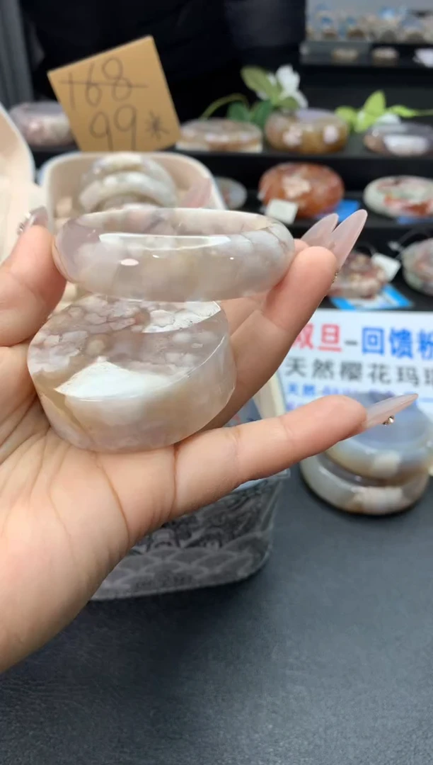 未镶嵌手镯石英质玉（53-54圈口）赠送镯心 无证书