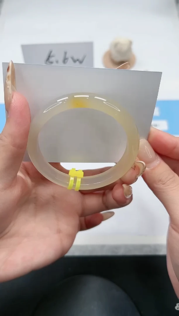 【闪购商品】玛瑙/玉髓手镯未镶嵌208/54香槟