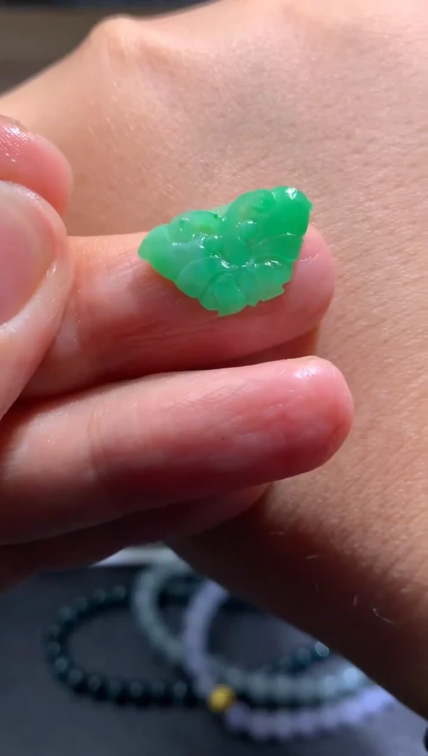 未镶嵌定制翡翠毛货