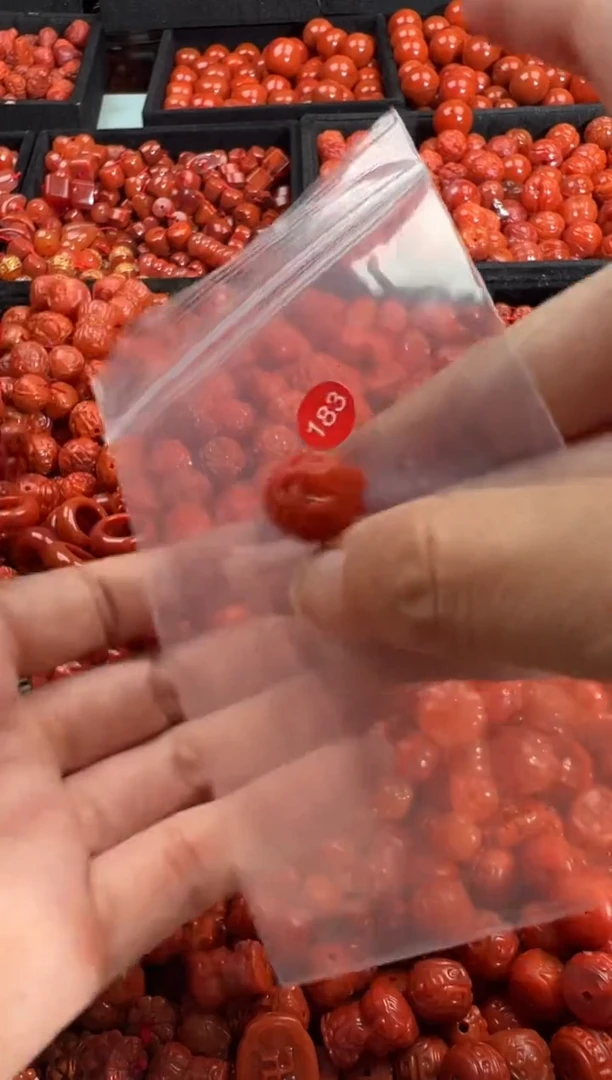 颈饰未镶嵌南红玛瑙1