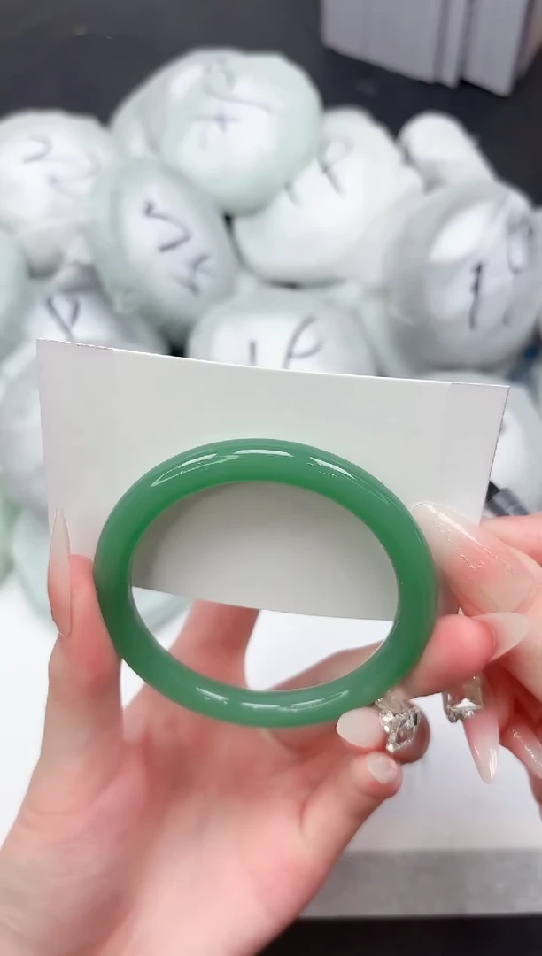 未镶嵌手镯石英质玉75-56.3