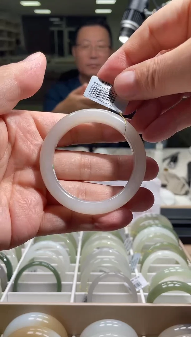 未镶嵌手镯和田玉52-53圈口 3152